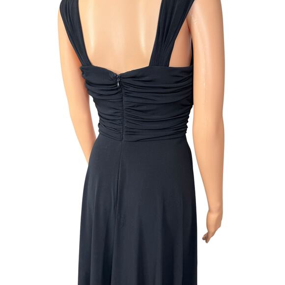 JESSICA HOWARD EVENING Brooch Fit & Flare Midi Dress Black Empire Waist Ruched 6 - Picture 9 of 13